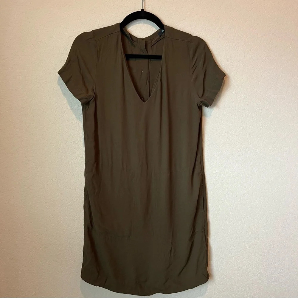 Madewell V neck Shift Dress buttons down the back